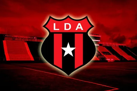 Alajuelense saldó sus deudas