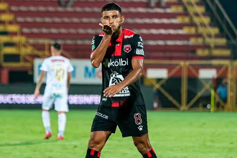 Johan Venegas acusa arbitraje tendencioso contra Alajuelense