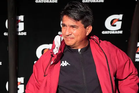 El técnico de Saprissa elogia a Michael Chirinos