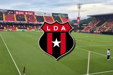 Estuvo en riesgo el partido ente Alajuelense y Olimpia. (Foto: Everardo Herrera)