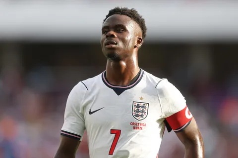 Por qué Bukayo Saka no juega en Inglaterra vs. Ghana por el Mundial 2026