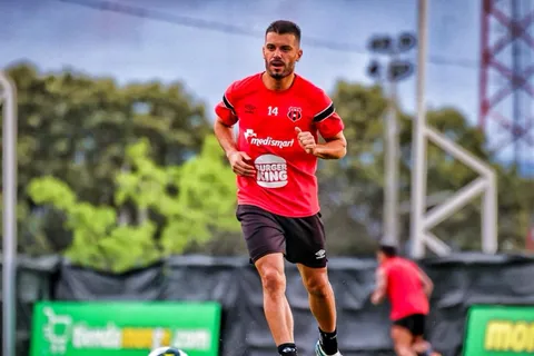 "Iago Falque no fue un error": Alajuelense defiende el fichaje más criticado de los últimos años