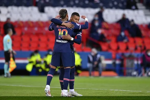 PSG golea 4-0 al Reims y queda a uno del Lille [VIDEO]