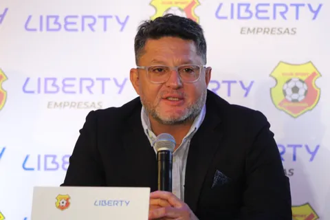 Jafet Soto se mostró muy molesto en conferencia de prensa.