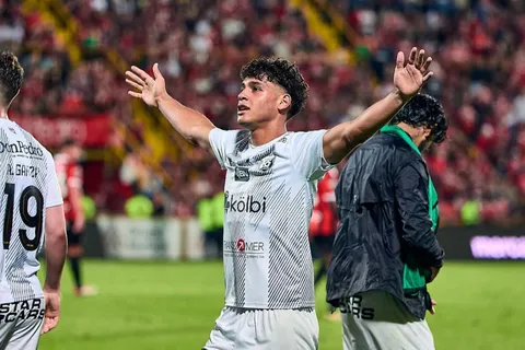 Sufre Herediano: un grande de Europa quiere llevarse a Andy Rojas