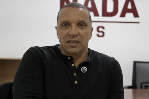 Erick Lonnis hace importante anuncio.