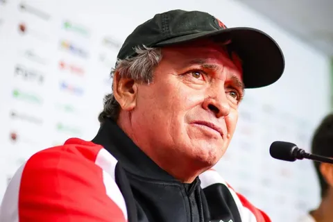 Óscar Ramírez quiere a un morado para Alajuelense.
