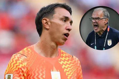 Sale a la luz el grave problema de Fernando Muslera que le ocultaron a Bielsa y terminó en la eliminación de Uruguay en el Mundial 2026