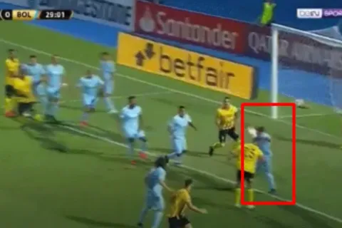 Amargo debut: Roberto Domínguez provocó un penal en contra y salió de cambio