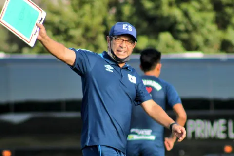 Hugo Pérez lanza advertencia a los jugadores de Alianza y FAS