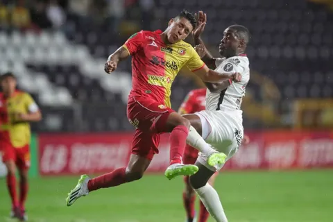 Herediano y Alajuelense pelean por el mismo futbolista.