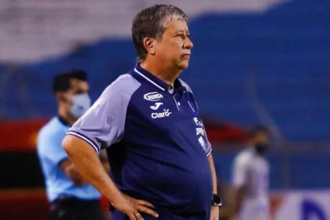 Bolillo Gómez: “Hemos tocado fondo”