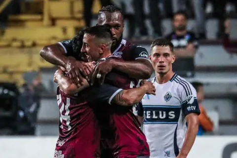 Saprissa celebra un nuevo fichaje.