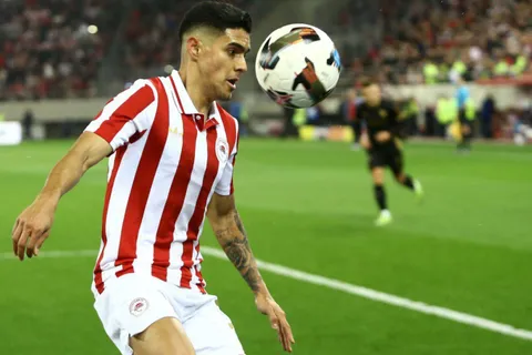 Luis Palma es sorprendido por Mendilibar en su regreso a Olympiacos