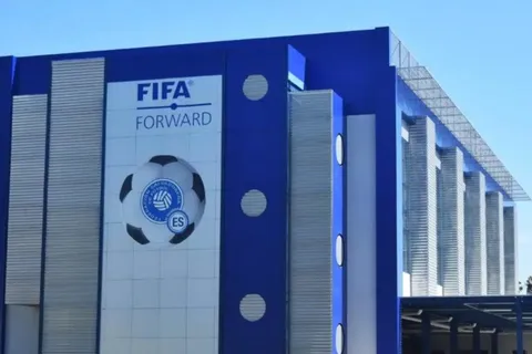 Fútbol salvadoreño en crisis: FESFUT y Primera División sin acuerdos