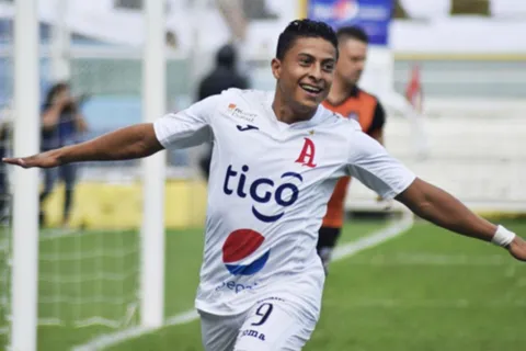Alianza ya cuenta con Oscar Cerén