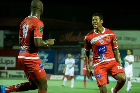 Santos quiere golpear a la Liga para buscar su tercera final nacional