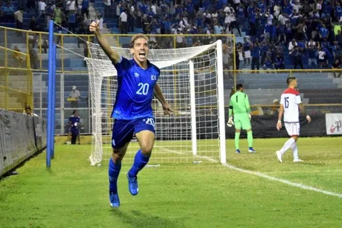 De los Cobos presiona a FESFUT para cancelar amistosos de El Salvador