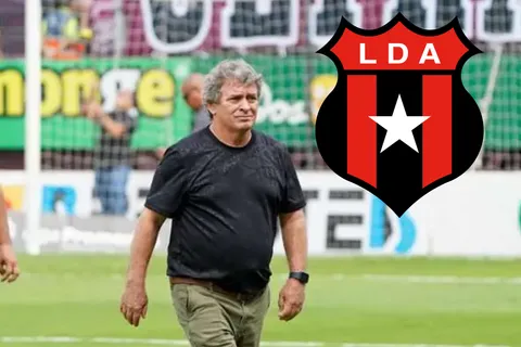 Mientras Joel Campbell prepara su salida de Alajuelense, otro referente queda fuera de los planes de Machillo Ramírez
