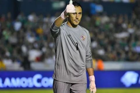 Keylor retribuyó el cariño de la afición azteca