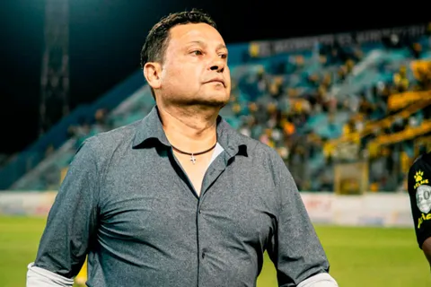 Jeaustin Campos se fue de Real España.