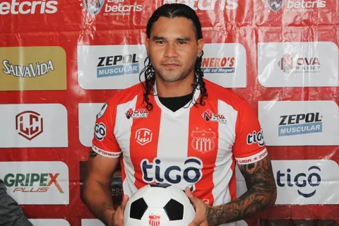Gullit Peña ya tiene fecha de debut en el Vida