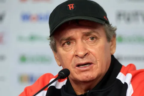 oscar ramirez en conferencia de prensa-alajuelense