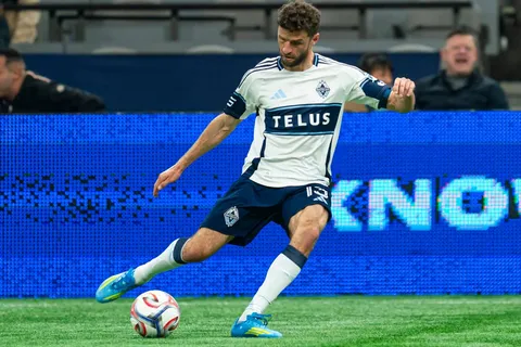 Thomas Müller firmó gol y asistencia, pero Vancouver dejó escapar el triunfo en el 3-3 ante DC United