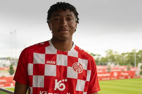 Futbolista hondureño fue presentado por un club de Alemania