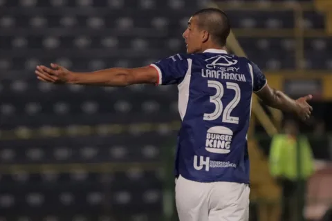 Quién es y cómo juega Elian Lanfranchi, el 9 de Cartaginés que Saprissa maltrató y Amarini Villatoro pide nacionalizar para Costa Rica