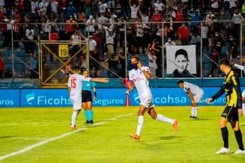 Olimpia responde a la Liga Nacional de Honduras y niega exceso de afición autorizada