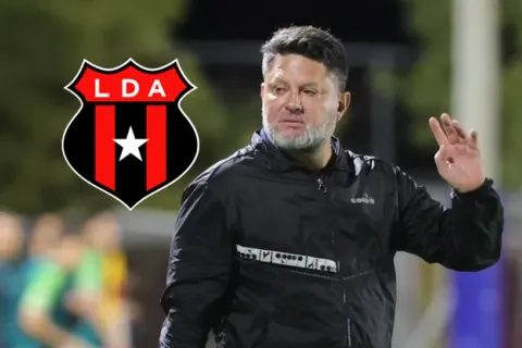 "Prohibido olvidar": Jafet Soto queda en medio de la bronca de Alajuelense tras confirmarse la lesión de Santiago Van der Putten