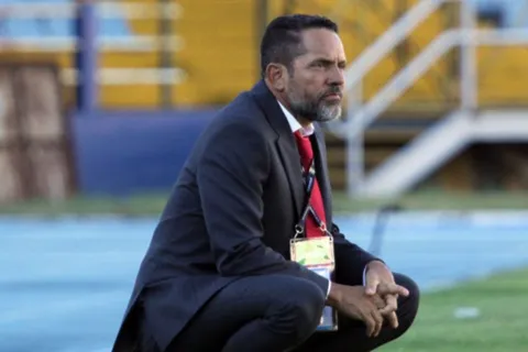 Mike Stump buscará clasificar primero en el Grupo E del Premundial