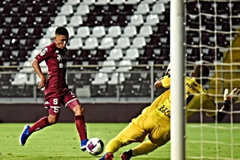 Deportivo Saprissa goleó y gustó en el inicio del Apertura 2020 ante Limón