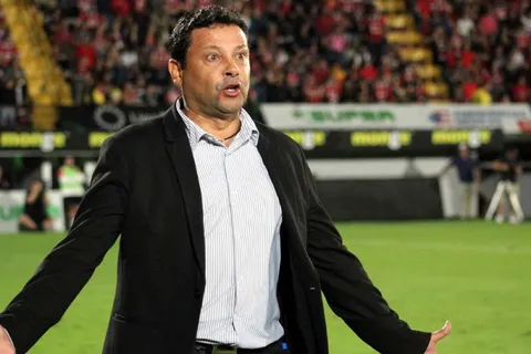 Jeaustin Campos encuentra la forma de empezar a calentar el clásico Real España vs. Olimpia