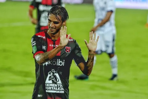 ¿Regresa del retiro a Alajuelense? Bryan Ruiz emitió sorpresiva confesión