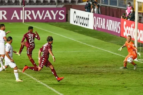 ¿Qué resultados les sirven a Saprissa y Comunicaciones en el juego de vuelta?