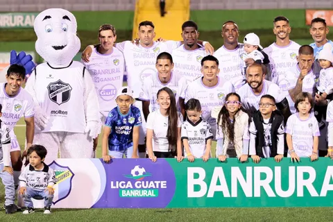 Comunicaciones confirma bajas sensibles para enfrentar a Municipal en Estados Unidos