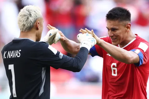 Keylor Navas y Oscar Duarte vuelven a coincidir al final de sus carreras