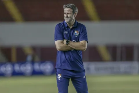 Thomas Christiansen no salió contento con el empate contra Serbia