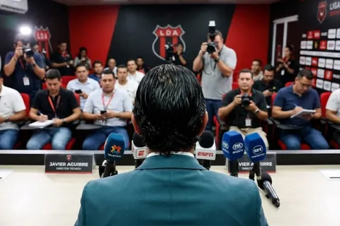 Alajuelense avanza para presentar al nuevo DT.