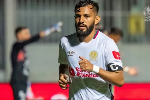 Olimpia toma determinación con Jorge Álvarez tras ausencia en la Selección de Honduras