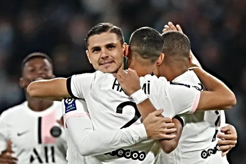 Keylor Navas y Achraf Hakimi fueron las  figuras del PSG en la victoria ante el Metz