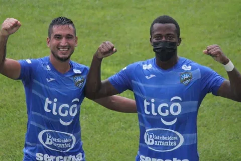 Patrick Palacios rompe su mala racha goleadora en Costa Rica