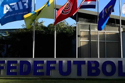 Negociación polémica: así eligió Fedefútbol al técnico de Costa Rica