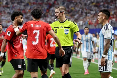La fuerte decisión que tomó François Letexier, el árbitro de Argentina vs. Egipto, tras la polémica en el Mundial 2026