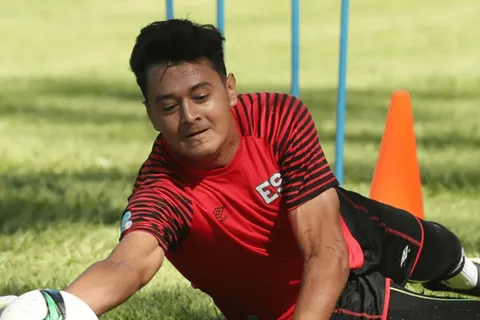Kevin Carabantes habla de la competencia en la portería de El Salvador