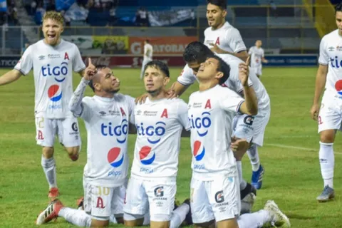 Alianza vapuleó al Alajuelense y se clasificó a siguiente ronda de la Copa Premier