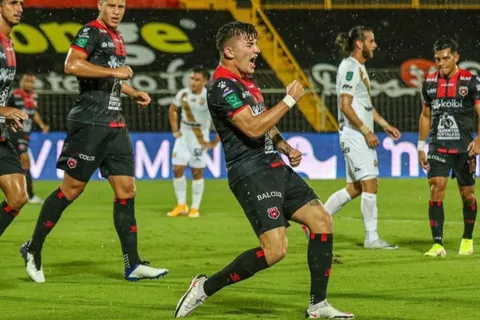 Masajista de Alajuelense: "El papá de Faerrón pasaba la alineación a otros equipos"
