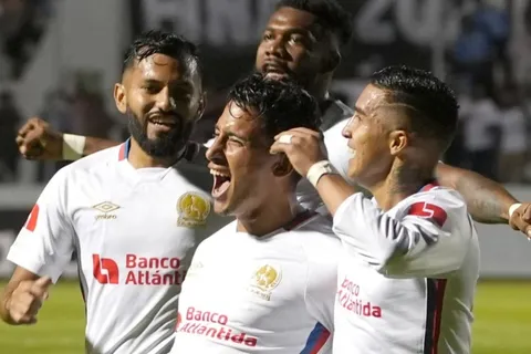 ¡Partidazo! Olimpia golpeó primero pero todo se decidirá en casa de Alajuelense [Videos]